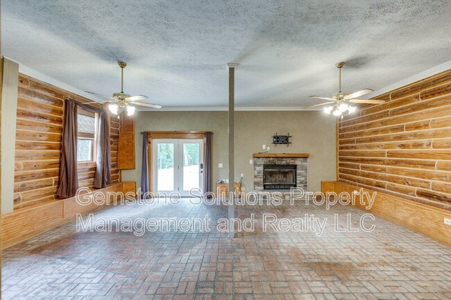 Building Photo - 6738 Quiet Ln