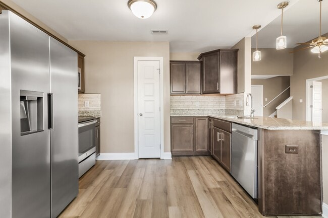 Building Photo - 513 Burgess CT