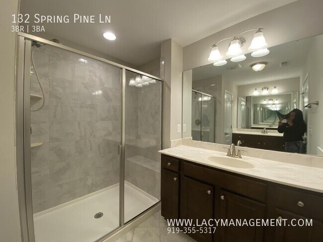 Building Photo - 132 Spring Pine Ln