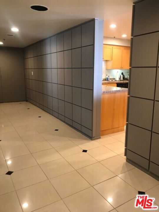 Building Photo - 10445 Wilshire Blvd