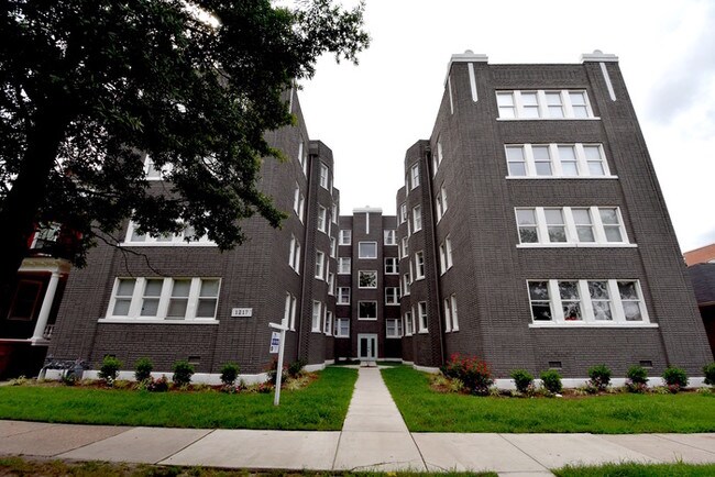 Building Photo - BEAUTIFUL 2 BED/1 BATH APARTMENT IN GHENT!
