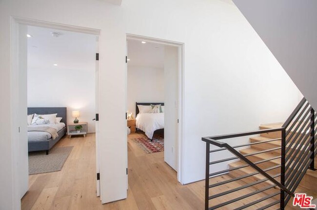 Building Photo - 3756 Brilliant Dr