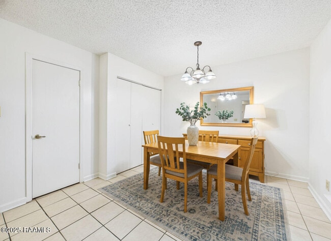 Building Photo - 108 Shekel Dr