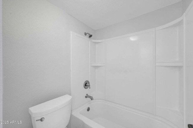 Building Photo - 1 Bedroom Condo in a private gated communi...