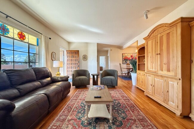 Building Photo - 1325 Don Gaspar Ave