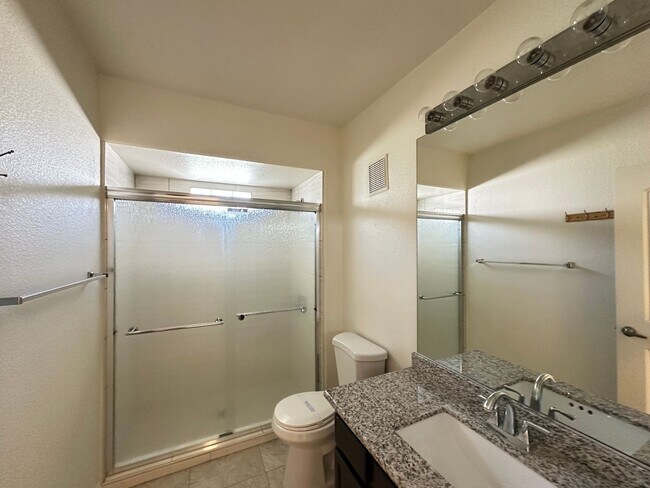 Building Photo - Finisterre Condo