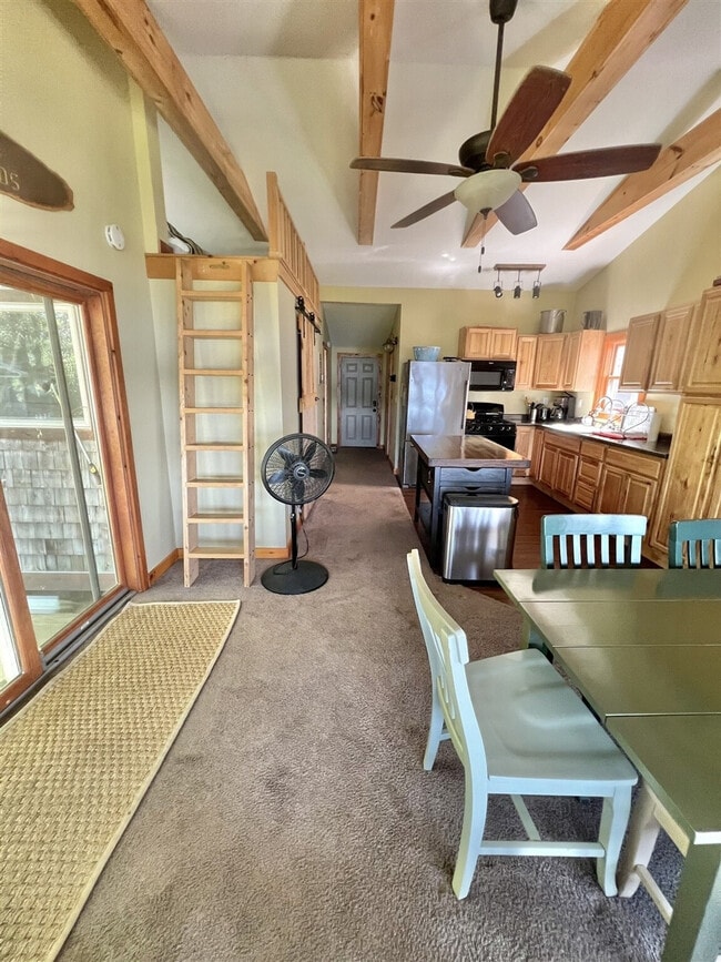 Building Photo - 36 Brentwood Rd