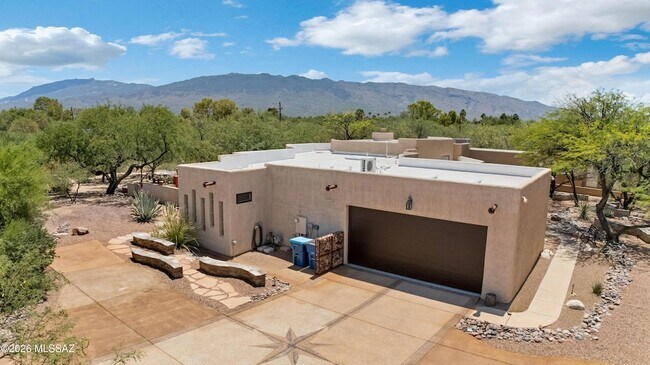 Building Photo - 12017 E Claim Jumper Square