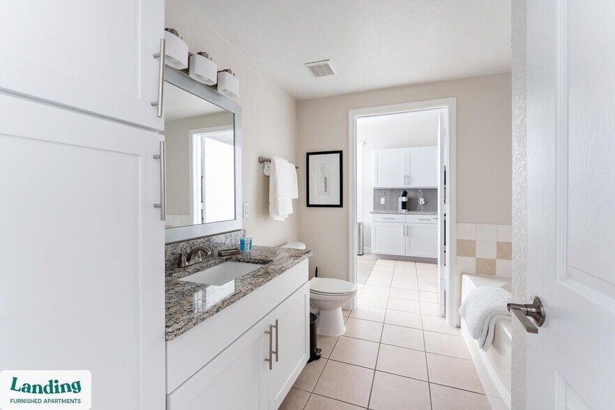 Building Photo - 2801 Biltmore Park Dr