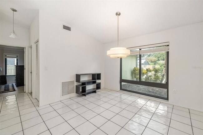 Building Photo - 4814 Country Oaks Blvd