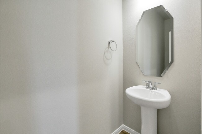 Building Photo - 4759 Creekside Hvn Trl
