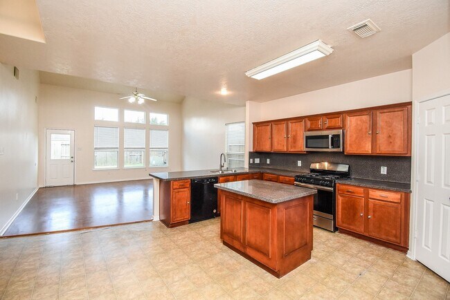 Building Photo - 19327 Poppy Grove Ln