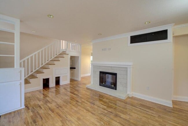Building Photo - 3 bedroom in Shoreline WA 98133