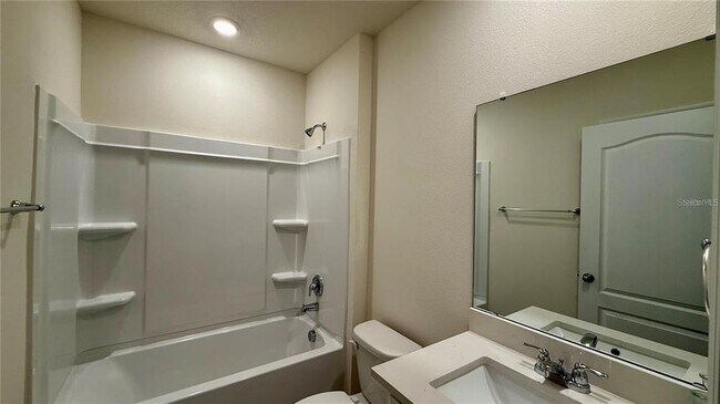 Building Photo - 3314 Pine Lily Ave