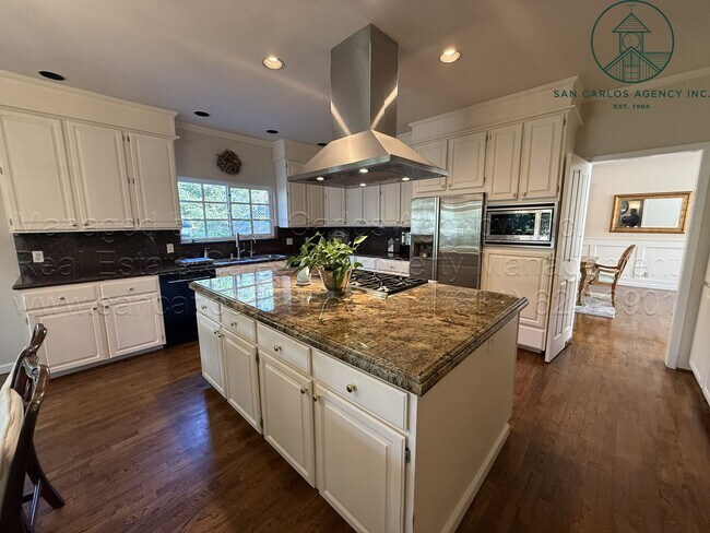 Building Photo - Spacious Five Bedroom Home in Gated High Meadow Neighborhood