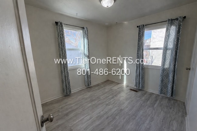 Building Photo - NO DEPOSIT option for qualified renters