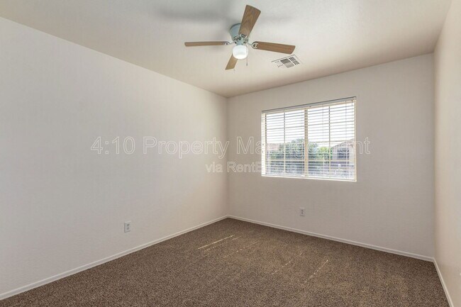 Building Photo - 2320 W Allens Peak Dr
