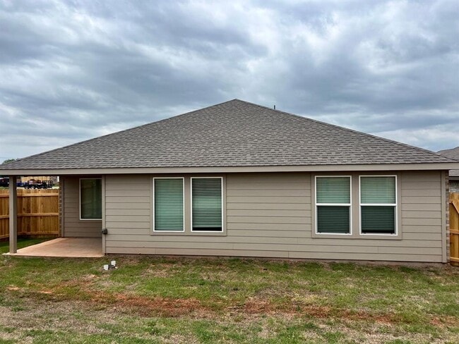 Building Photo - 2928 Firefly Dr