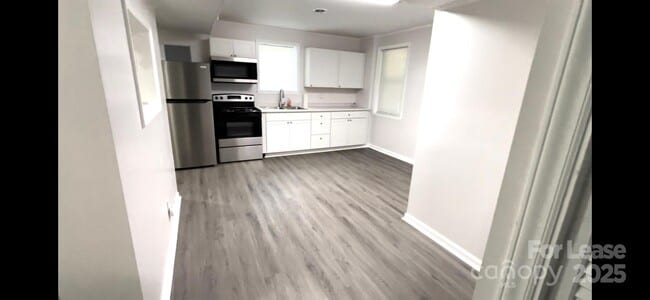 Building Photo - 124 Bridges Cir