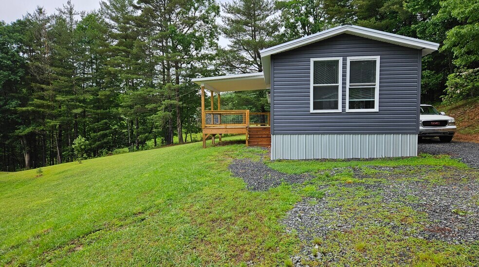 Front Porch - 139 Ashley Ln