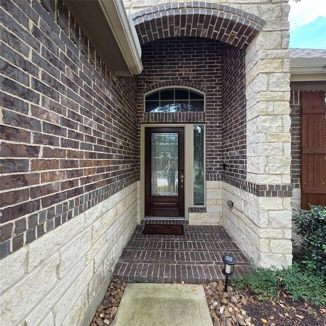 Building Photo - 26101 Brickhill Dr