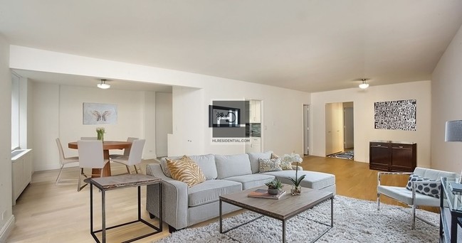 Building Photo - No Fee The Pinnacle of Upper West Side Liv...