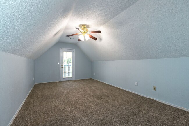 Building Photo - Newly Renovated 4 Bed / 3.5 Bath in Tulsa ...