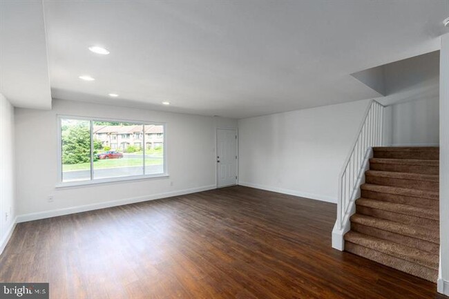 Building Photo - 3458 Norwood Pl