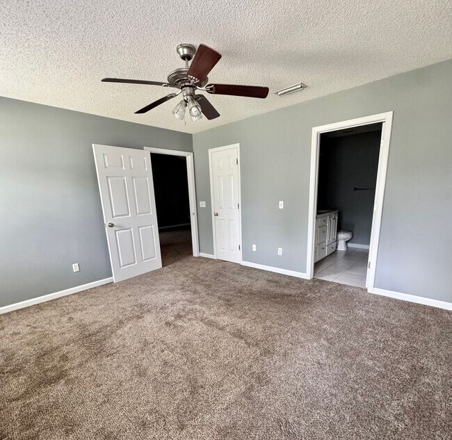 Building Photo - 3085 Achey Dr