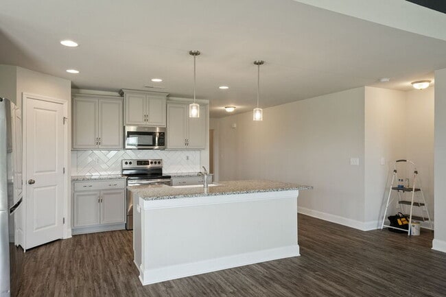 Building Photo - 236 Cherry Laurel Dr