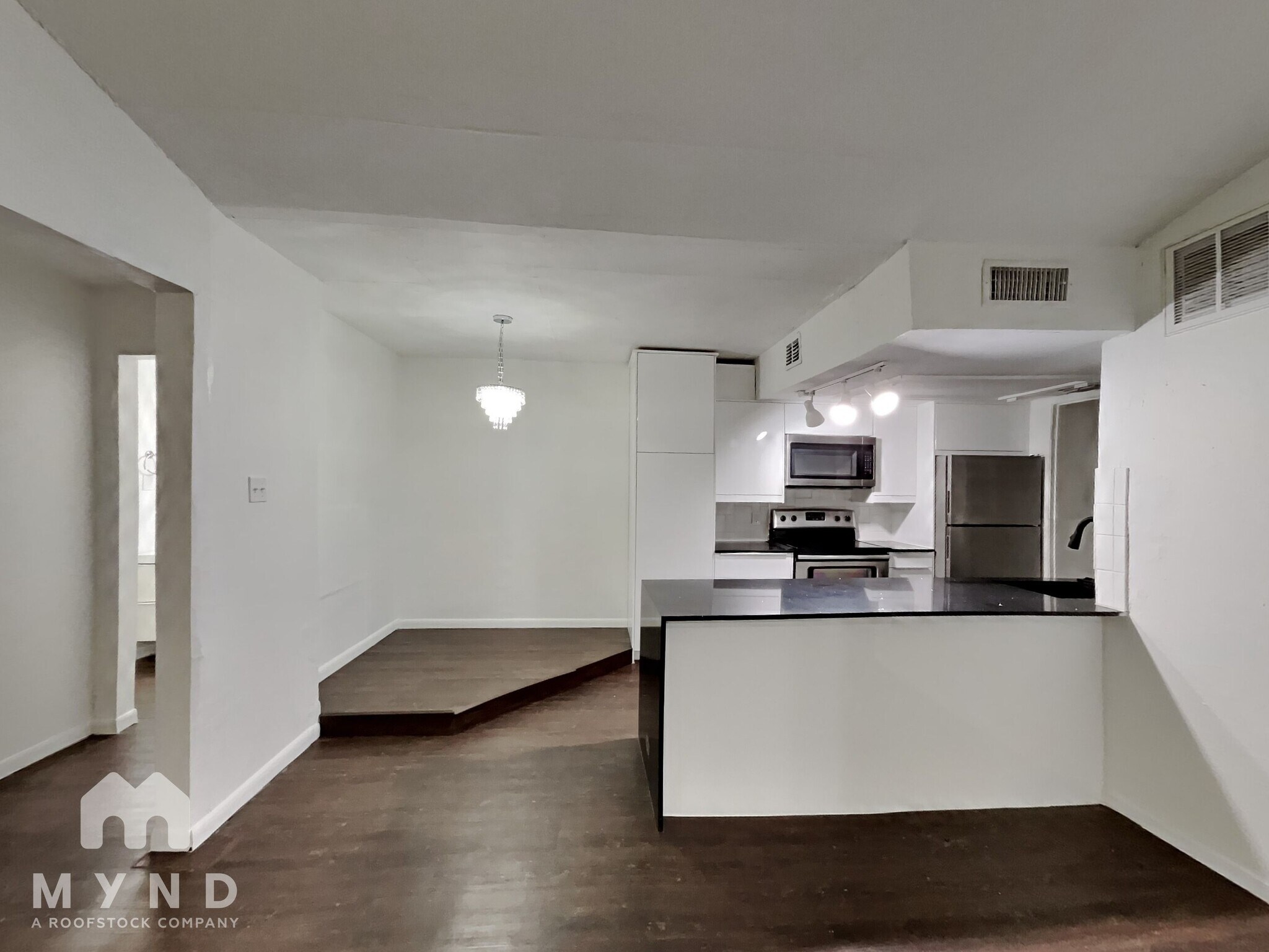 Building Photo - 7152 Fair Oaks Ave