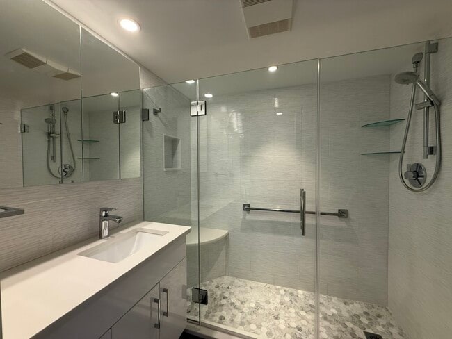 Building Photo - 1245 13th St NW