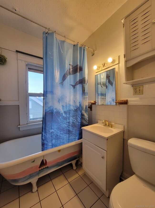 Building Photo - 45 Belden St