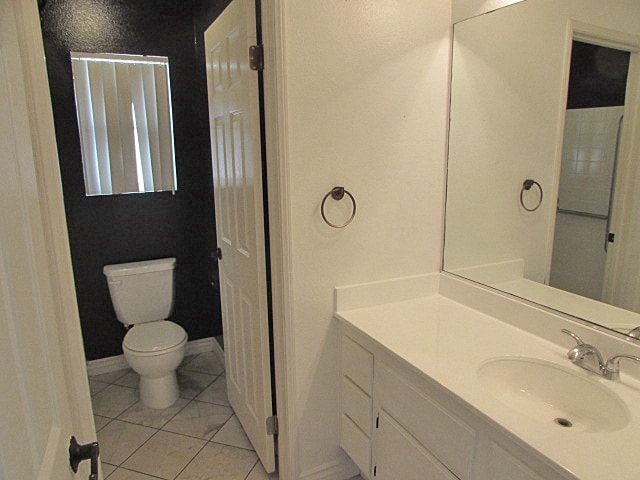 Building Photo - 4BR w/ Pool, Solar & A/C in Perris