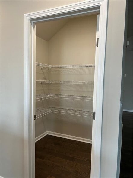 Building Photo - 205 Ridge Valley Dr