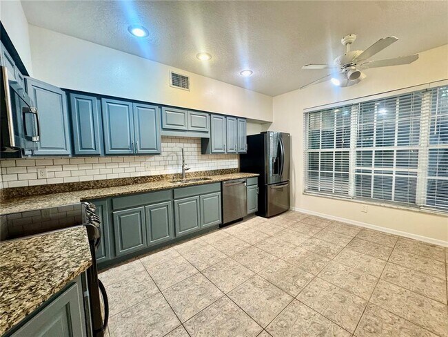 Building Photo - 2800 Countryside Blvd
