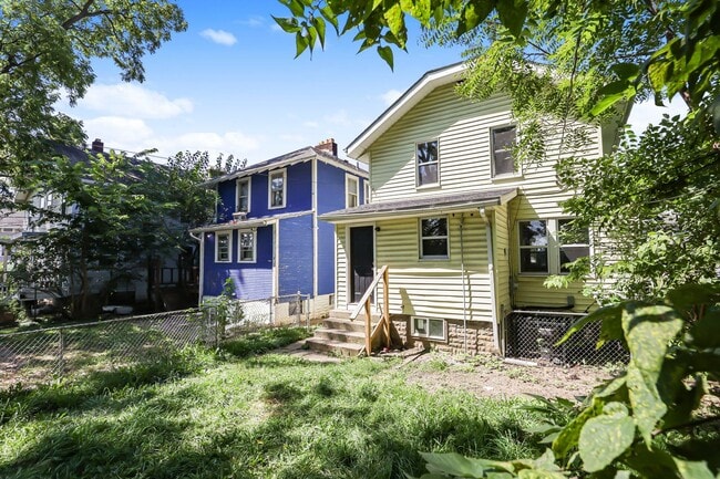 Building Photo - 450 S Terrace Ave