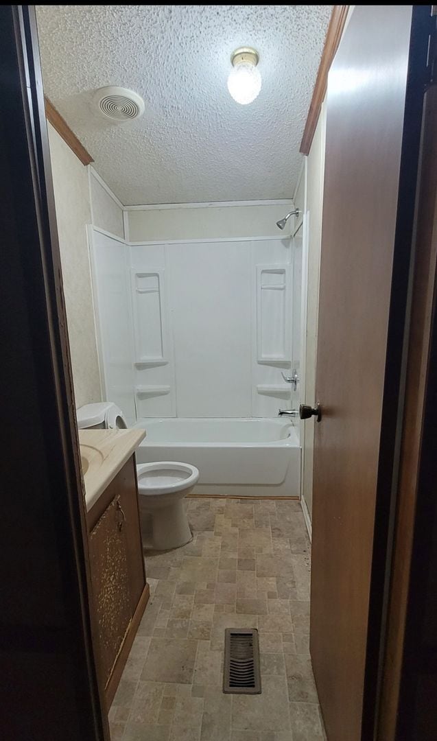 Building Photo - MOVE-IN SPECIAL!!!  $500 OFF 1ST MONTH OF RENT