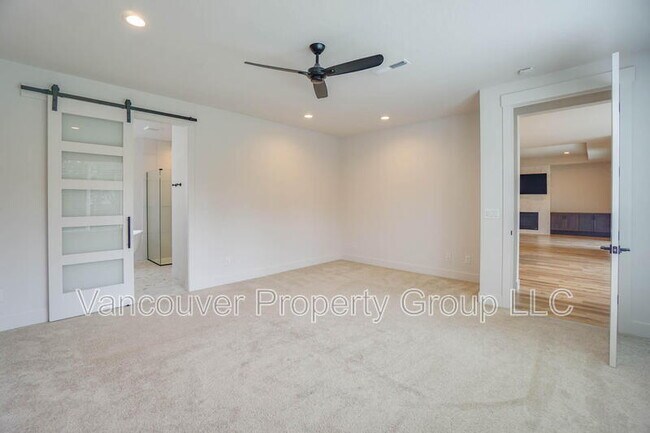 Building Photo - 15103 NE 98th Cir