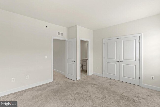 Building Photo - 10720 Shadewell Spg Wy