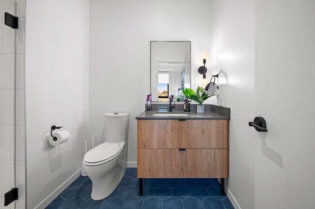 Building Photo - 282 Bremen St