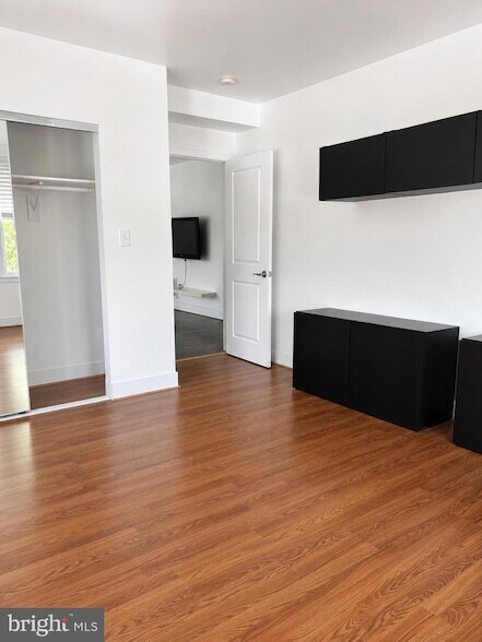 Building Photo - 1352 Longfellow St NW