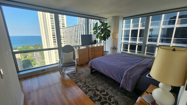 Building Photo - 340 W Diversey Pkwy