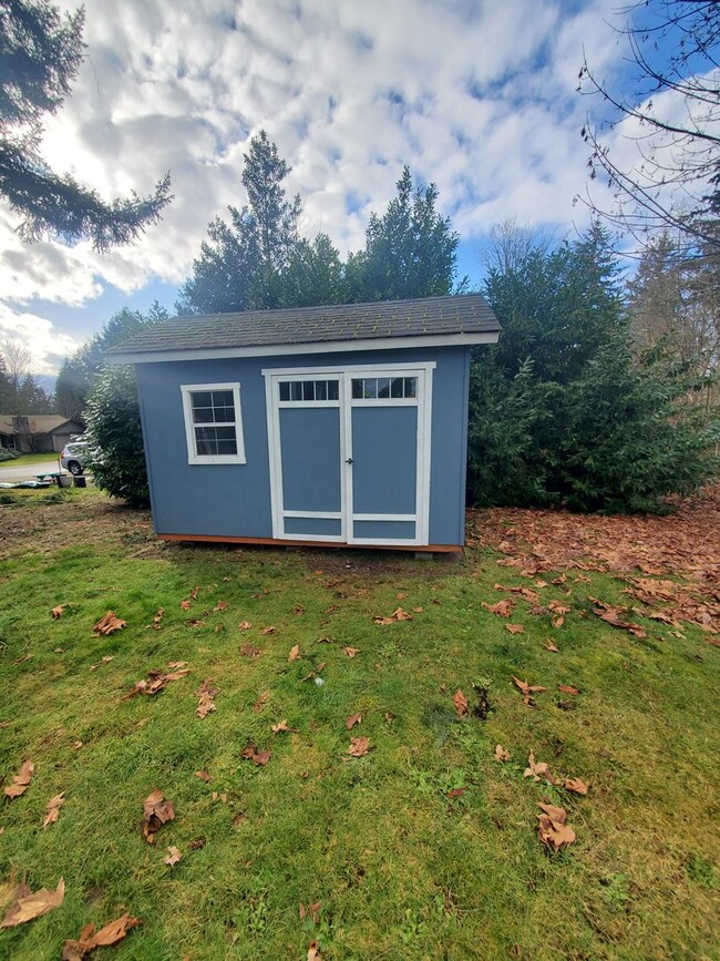 Building Photo - Stunningly Updated Lynnwood Home!