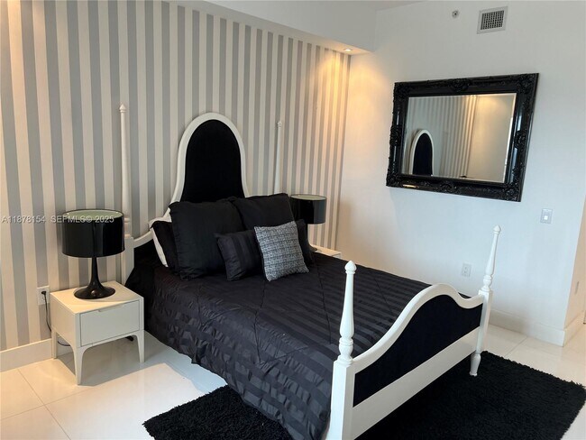 Building Photo - 1100 Biscayne Blvd