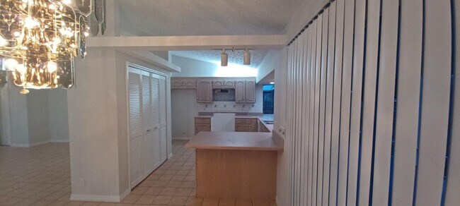 Building Photo - 150 NW Byron St