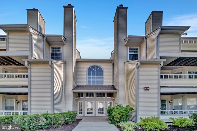Primary Photo - 302 Trinity Ct