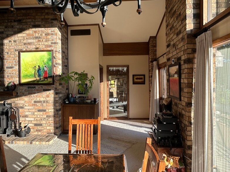 Building Photo - 2 South Pt