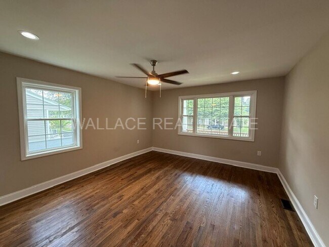 Building Photo - TOTALLY RENOVATED 3 BEDROOM HOUSE MINUTES FROM NEW SMOKIES STADIUM!!