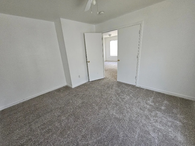 Building Photo - 1691 40 E